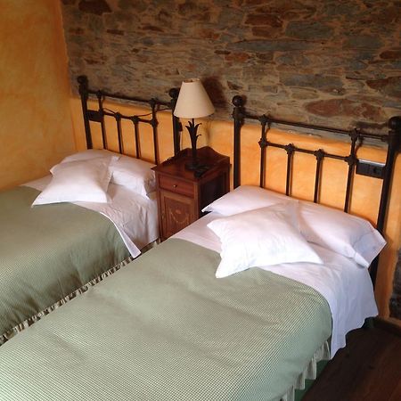 Pensjonat Casa De Aldea El Conceyu Navia Zewnętrze zdjęcie