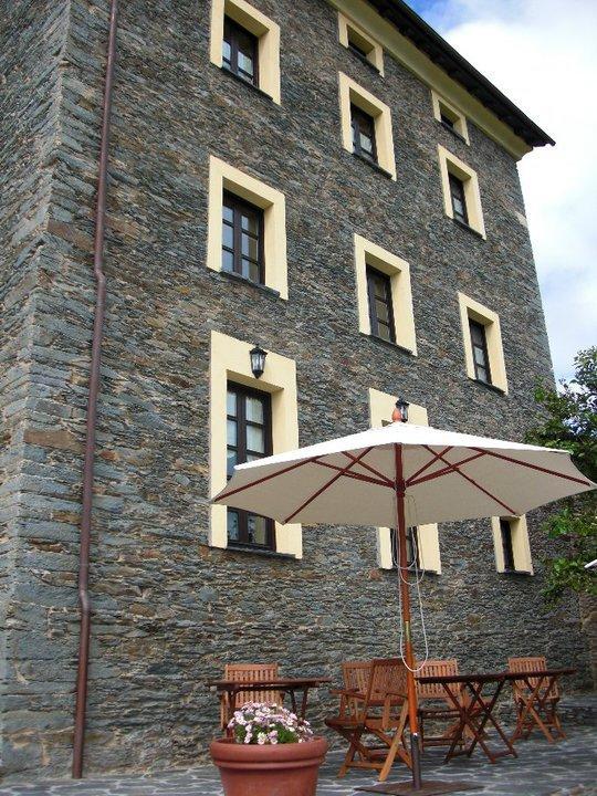 Pensjonat Casa De Aldea El Conceyu Navia Zewnętrze zdjęcie